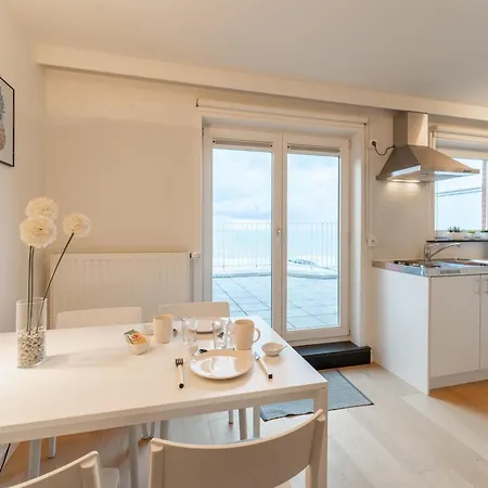 10 Hoog Aan Zee