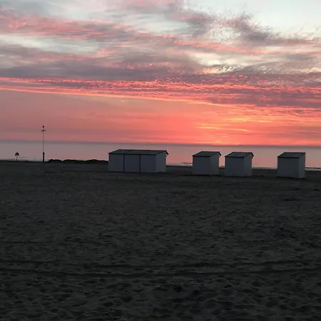 10 Hoog Aan Zee Apartman *